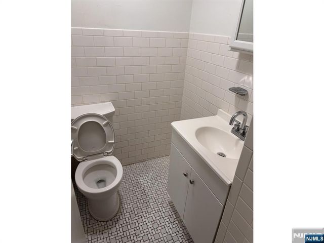 134 70th, Guttenberg, NJ 07093