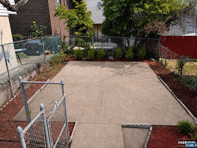 134 70th, Guttenberg, NJ 07093