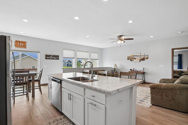 5522 Red Oak Lane, Cedar Falls, IA 50613