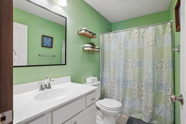 5522 Red Oak Lane, Cedar Falls, IA 50613