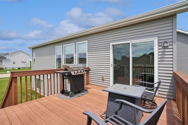 5522 Red Oak Lane, Cedar Falls, IA 50613