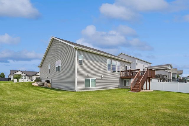 5522 Red Oak Lane, Cedar Falls, IA 50613
