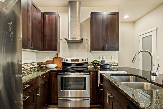 26168 21st Place S, Des Moines, WA 98198