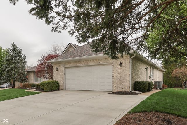 3978 Brockton Manor South Drive, Greenwood, IN 46143