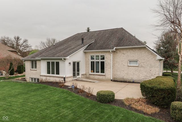 3978 Brockton Manor South Drive, Greenwood, IN 46143