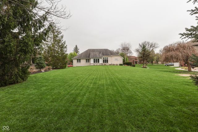 3978 Brockton Manor South Drive, Greenwood, IN 46143