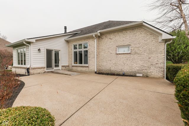 3978 Brockton Manor South Drive, Greenwood, IN 46143