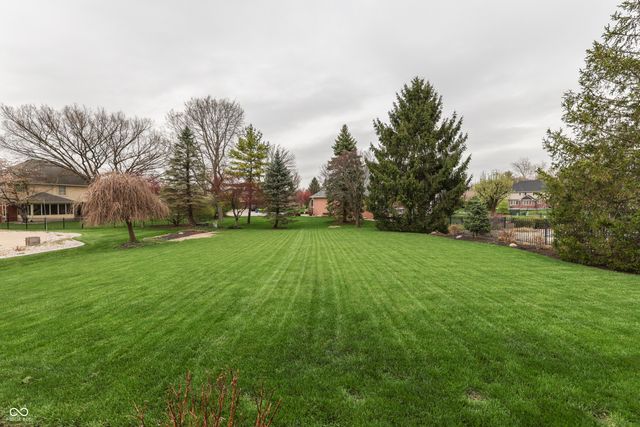 3978 Brockton Manor South Drive, Greenwood, IN 46143