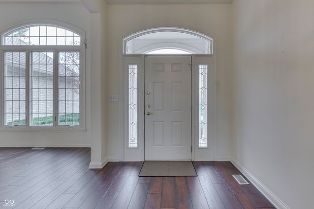 3978 Brockton Manor South Drive, Greenwood, IN 46143