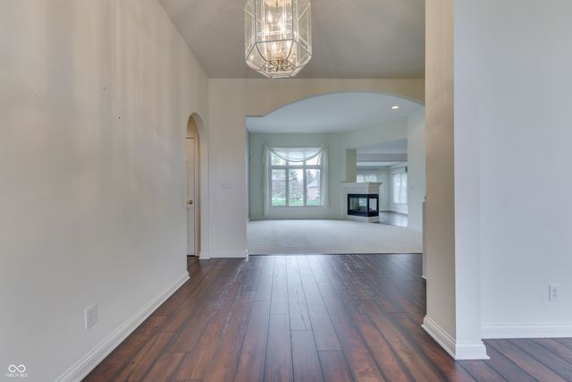 3978 Brockton Manor South Drive, Greenwood, IN 46143