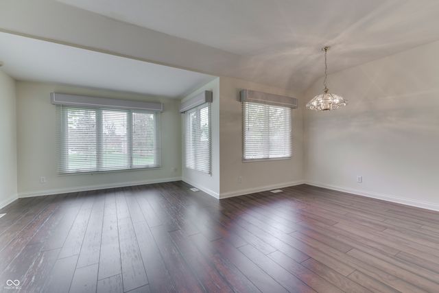 3978 Brockton Manor South Drive, Greenwood, IN 46143