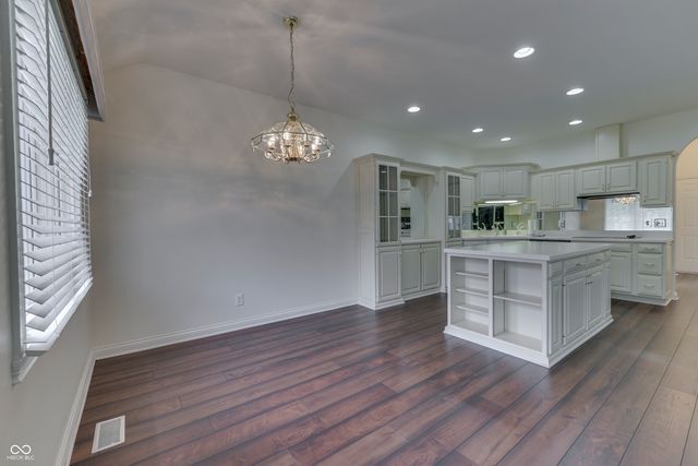 3978 Brockton Manor South Drive, Greenwood, IN 46143