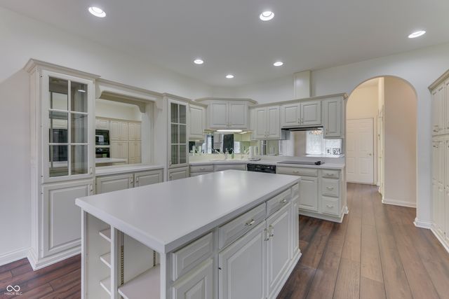 3978 Brockton Manor South Drive, Greenwood, IN 46143