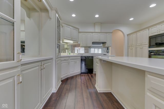 3978 Brockton Manor South Drive, Greenwood, IN 46143