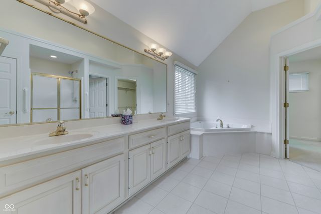 3978 Brockton Manor South Drive, Greenwood, IN 46143