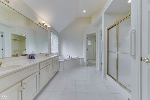 3978 Brockton Manor South Drive, Greenwood, IN 46143