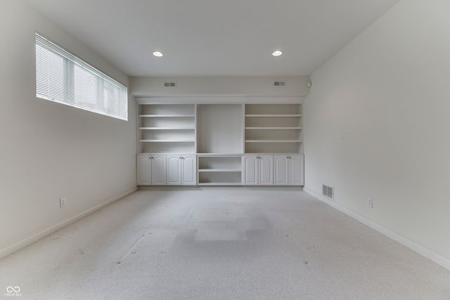 3978 Brockton Manor South Drive, Greenwood, IN 46143