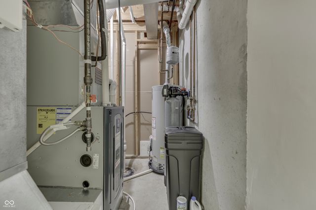 3978 Brockton Manor South Drive, Greenwood, IN 46143