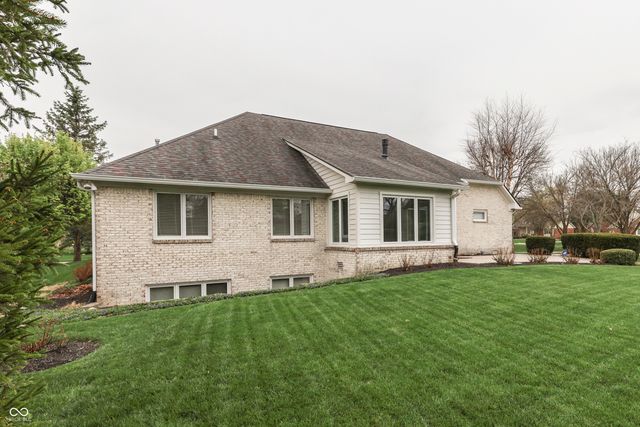 3978 Brockton Manor South Drive, Greenwood, IN 46143