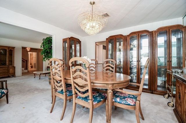 1123 Candlelight Lane, Houston, TX 77018