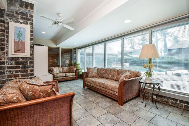 1123 Candlelight Lane, Houston, TX 77018