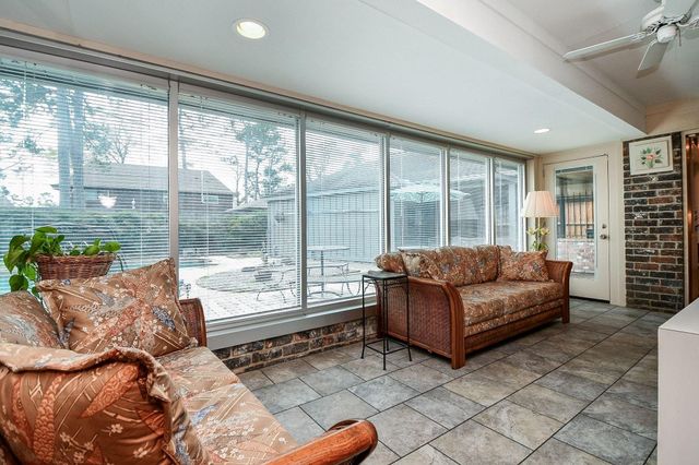 1123 Candlelight Lane, Houston, TX 77018