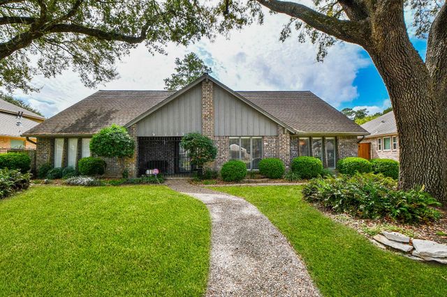 1123 Candlelight Lane, Houston, TX 77018