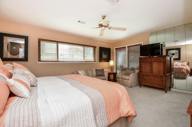 1123 Candlelight Lane, Houston, TX 77018