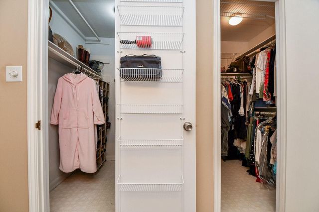 1123 Candlelight Lane, Houston, TX 77018