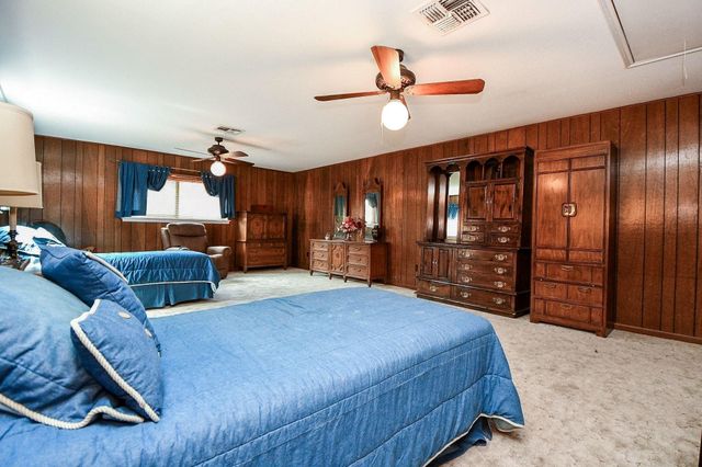 1123 Candlelight Lane, Houston, TX 77018