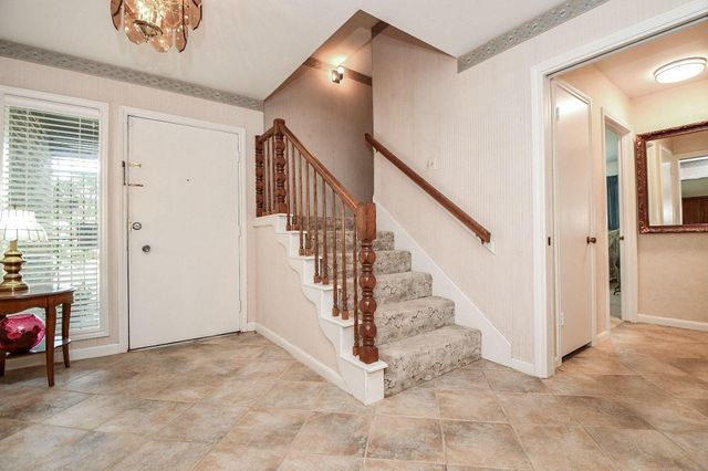 1123 Candlelight Lane, Houston, TX 77018