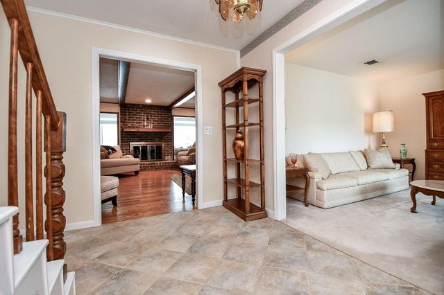 1123 Candlelight Lane, Houston, TX 77018