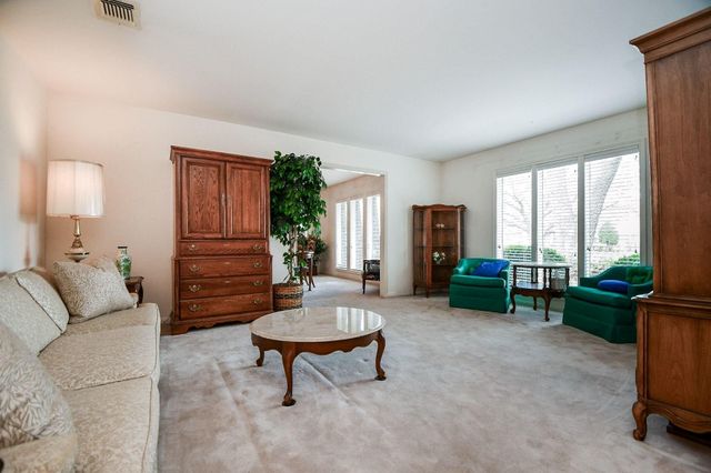 1123 Candlelight Lane, Houston, TX 77018