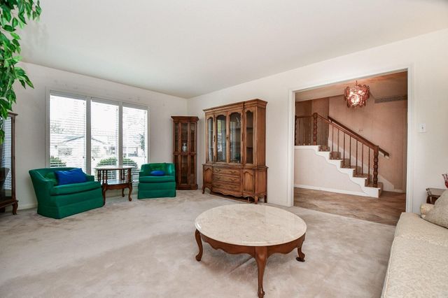 1123 Candlelight Lane, Houston, TX 77018