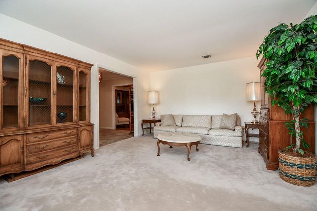 1123 Candlelight Lane, Houston, TX 77018