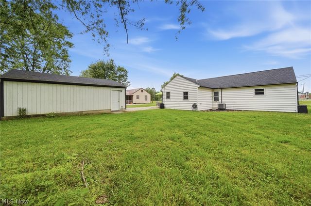 3471 State Route 5, Newton Falls, OH 44444