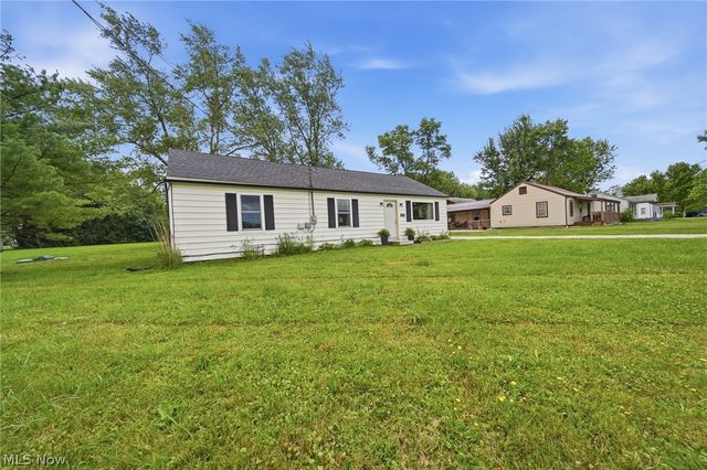 3471 State Route 5, Newton Falls, OH 44444