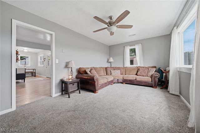 3471 State Route 5, Newton Falls, OH 44444
