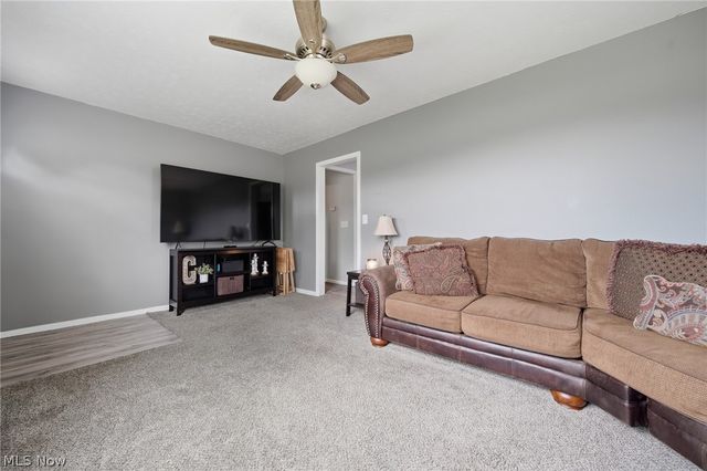 3471 State Route 5, Newton Falls, OH 44444