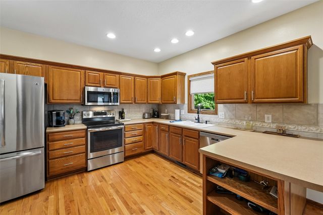 9921 Catalina Drive, Johnston, IA 50131