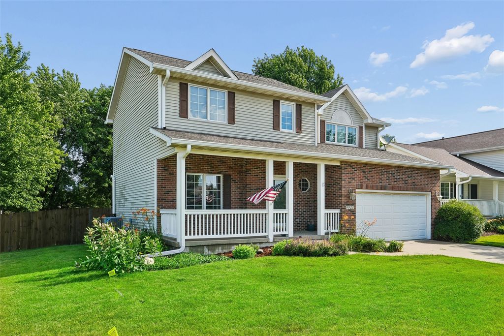 9921 Catalina Drive, Johnston, IA 50131