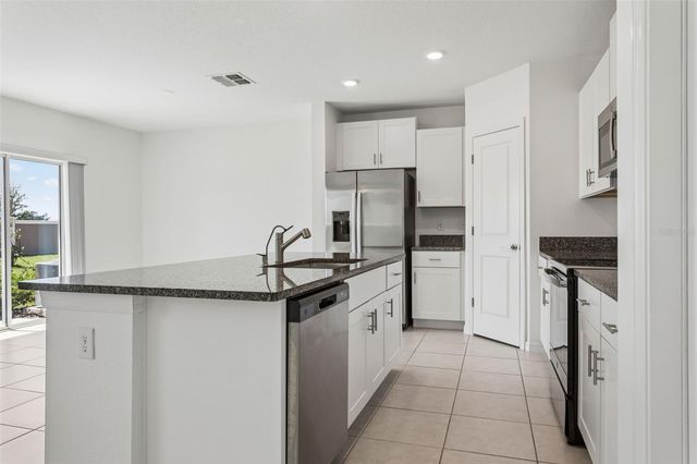 11000 RADIANT SHORE LOOP, San Antonio, FL 33576
