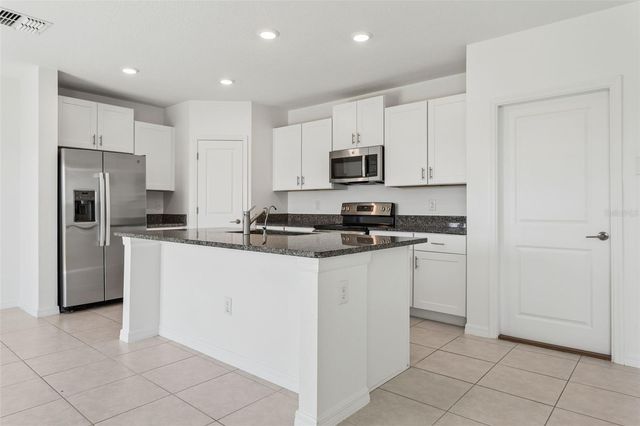 11000 RADIANT SHORE LOOP, San Antonio, FL 33576
