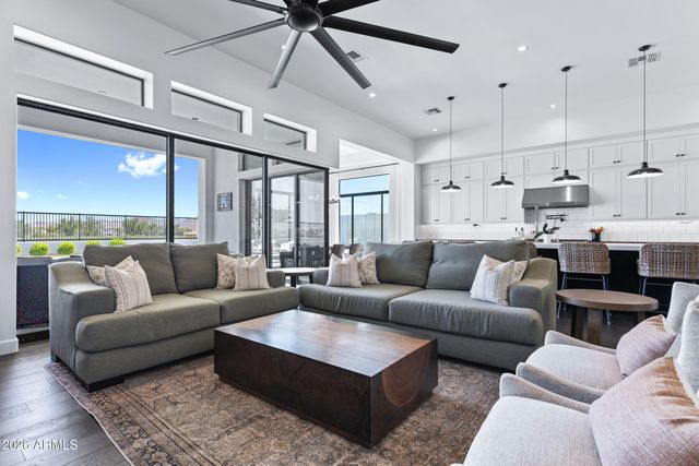 6693 S GIRALDA Avenue, Gilbert, AZ 85298