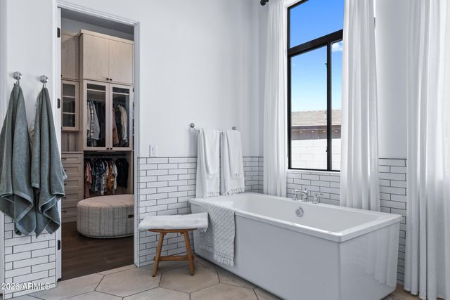 6693 S GIRALDA Avenue, Gilbert, AZ 85298