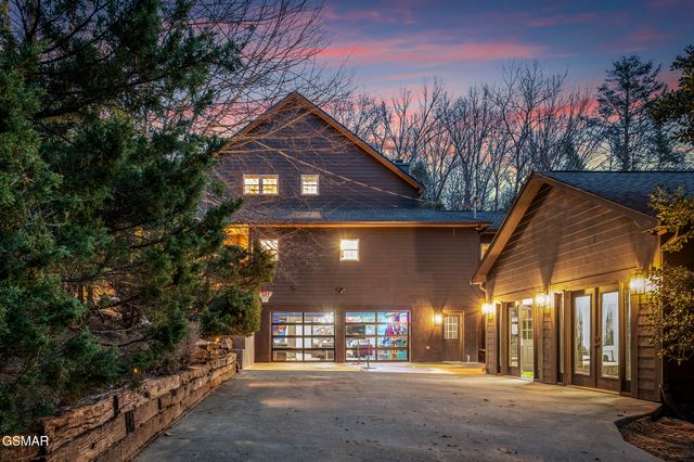 2210 Woodcock Trail, Sevierville, TN 37876