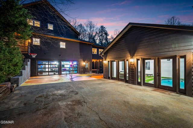 2210 Woodcock Trail, Sevierville, TN 37876