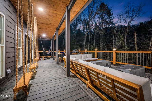2210 Woodcock Trail, Sevierville, TN 37876