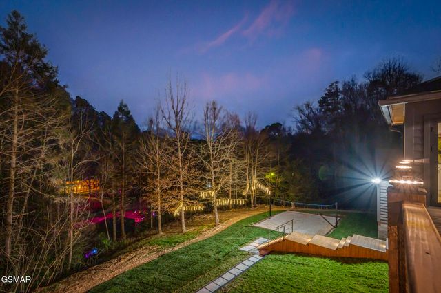 2210 Woodcock Trail, Sevierville, TN 37876