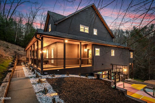 2210 Woodcock Trail, Sevierville, TN 37876
